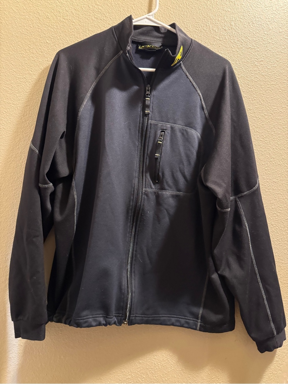 Men's Black Full-Zip Softshell Jacket - Unbranded